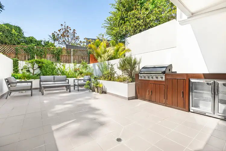 14/3-7 Cowell Street