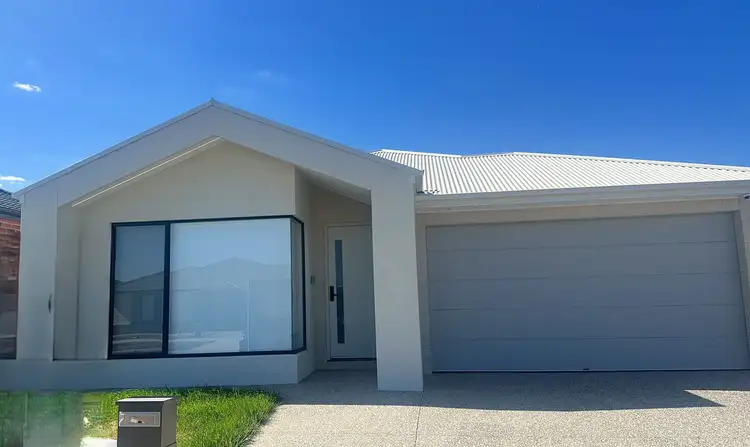 11 Shirley Street, Sunbury VIC 3429