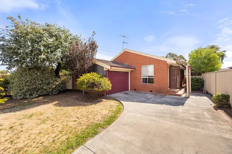 2/17 Halbert Street, Wendouree VIC 3355