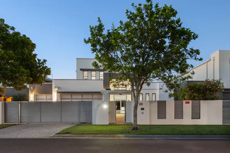 26 Harbourvue Court, Helensvale QLD 4212