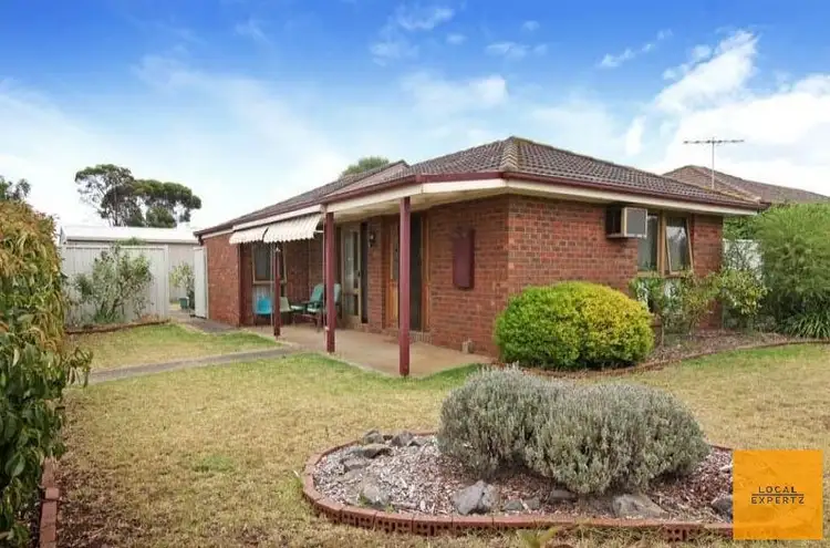 16 Dunvegan Drive, Kurunjang VIC 3337