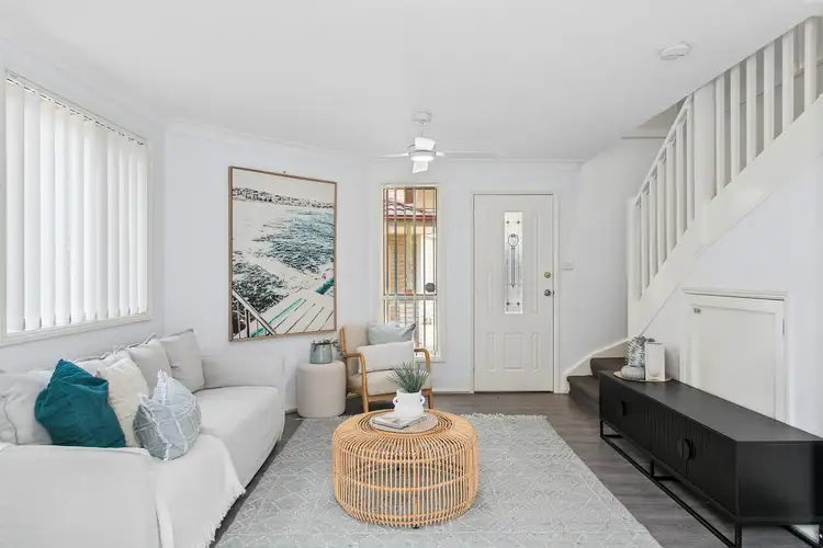 6/2 Oxford Drive, Lake Haven NSW 2263