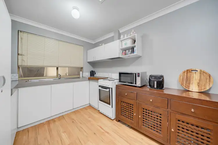 Fourth view of Homely semi-detached listing, 6a Knott Court, Camillo WA 6111