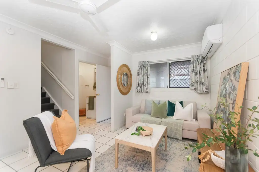 Main view of Homely townhouse listing, 2/17 Lowth Street, Rosslea QLD 4812