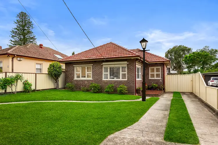 8 Sunny Crescent, Punchbowl NSW 2196