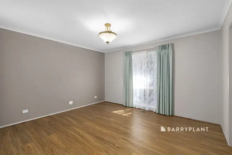 Fourth view of Homely house listing, 8 Sandalwood Drive, Narre Warren VIC 3805