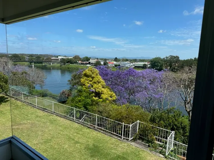 1 Laurels Avenue