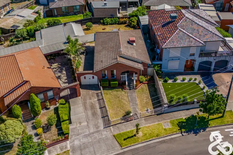 Second view of Homely house listing, 7 Wodonga Crescent, Thomastown VIC 3074