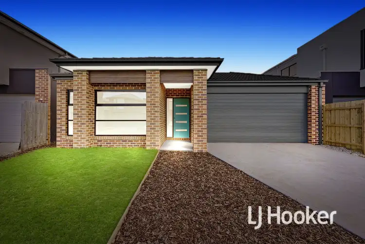 7 Maserati Way, Cranbourne East VIC 3977