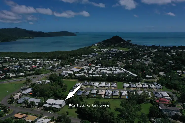8/19 Tropic Road, Cannonvale QLD 4802