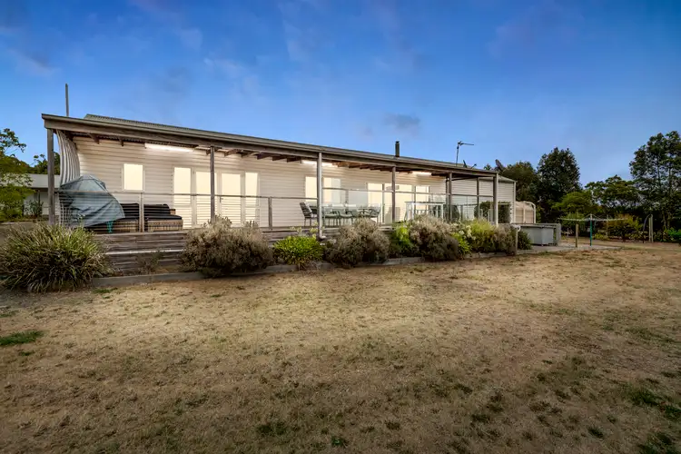 135 Arthurs Lane, Mount Mercer VIC 3352