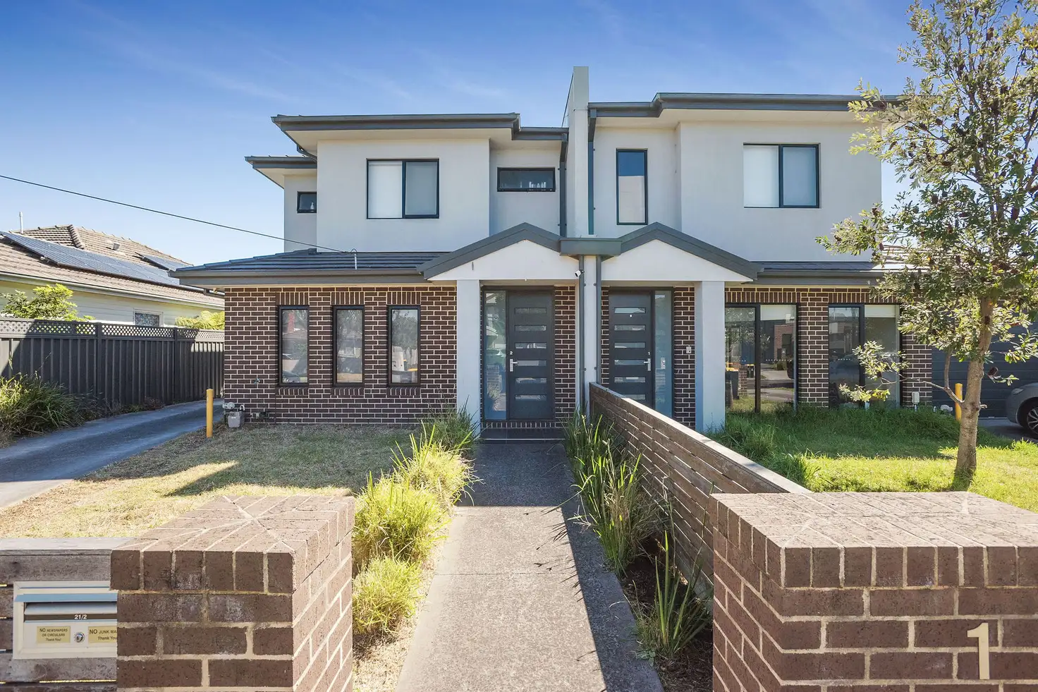 Main view of Homely townhouse listing, 2/21 Burns Avenue, Clayton South VIC 3169