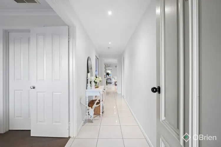 Second view of Homely house listing, 7 Lauren Place, Wodonga VIC 3690