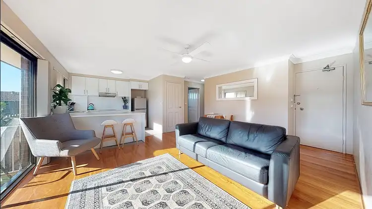 8/30 Berner Street