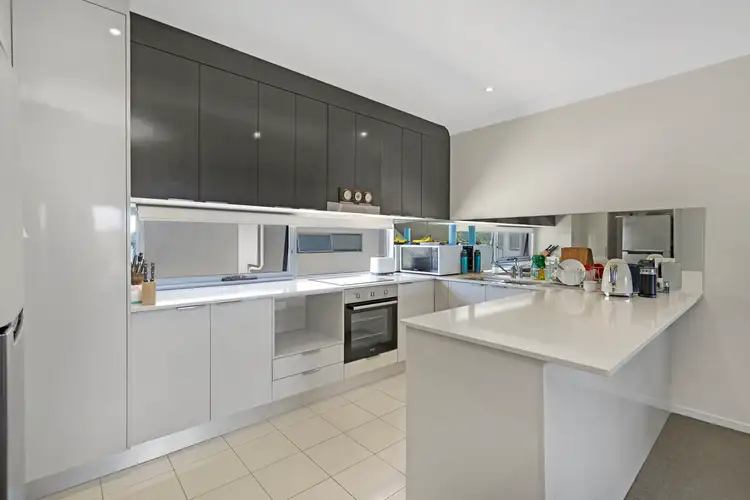 62/5074 Emerald Island Drive, Carrara QLD 4211