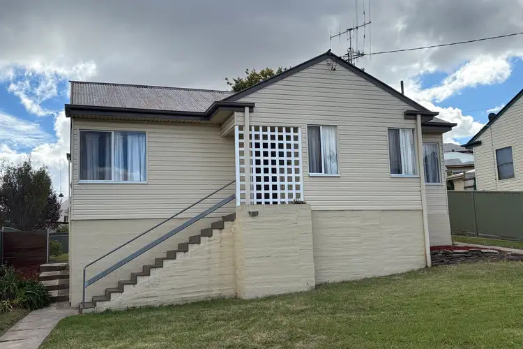 5 Tremain Avenue, West Bathurst NSW 2795