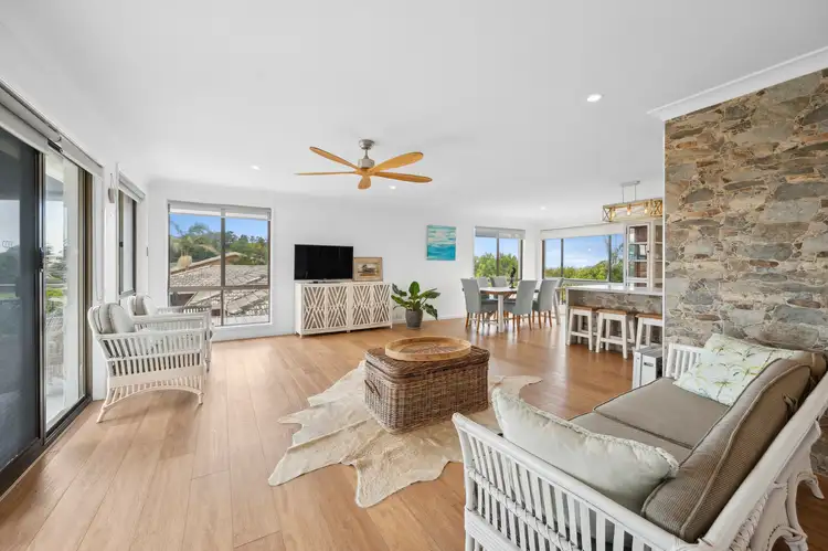 12 Headland Road