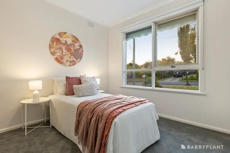 Fifth view of Homely house listing, 8 Regis Court, Watsonia VIC 3087