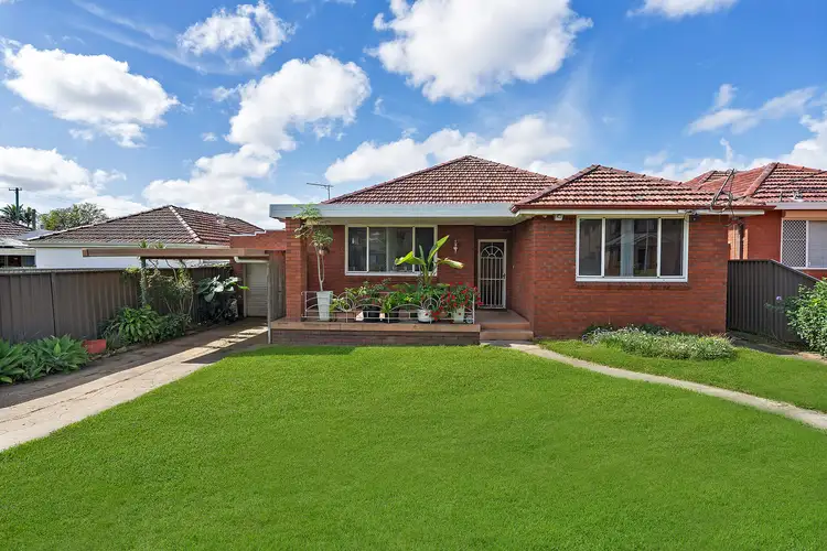 1 Frederick Avenue, Beverly Hills NSW 2209