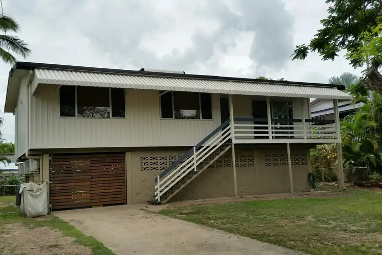 10 Aloomba Crescent