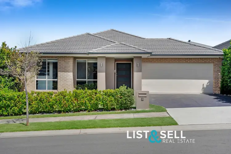6 Minya Crescent, Gledswood Hills NSW 2557