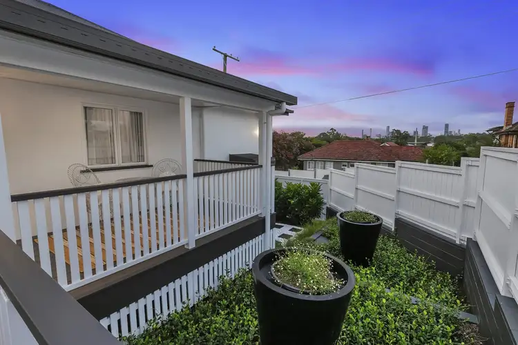 1 Palm Avenue, Fairfield QLD 4103