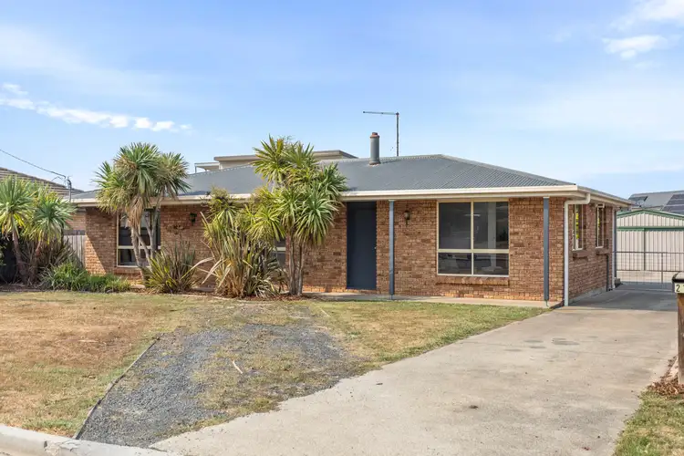 21 Sassafras Street