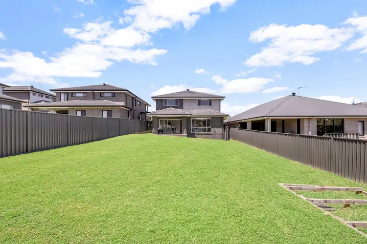 6 Sayers Avenue