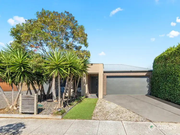 15 Bush Street, Manor Lakes VIC 3024