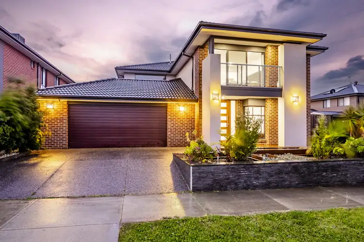 6 Gilcambon Way, Clyde North VIC 3978