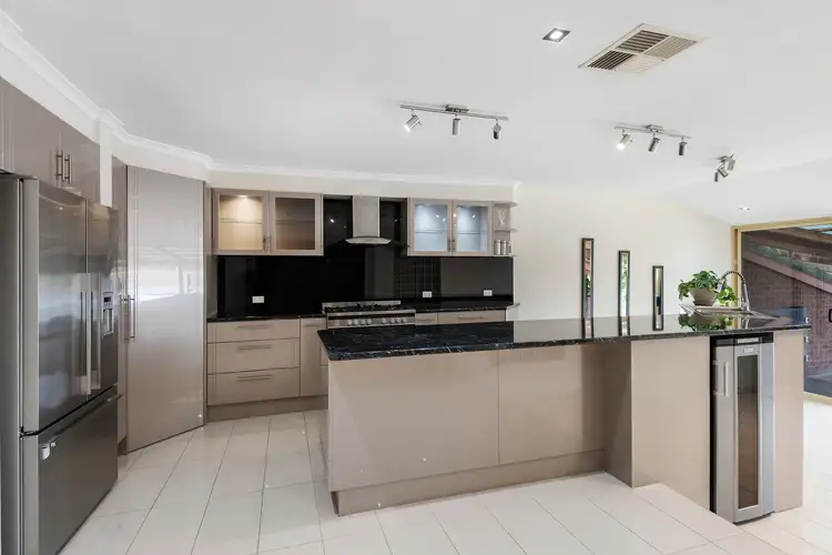 Second view of Homely house listing, 2 Kirsten Court, Mooroolbark VIC 3138