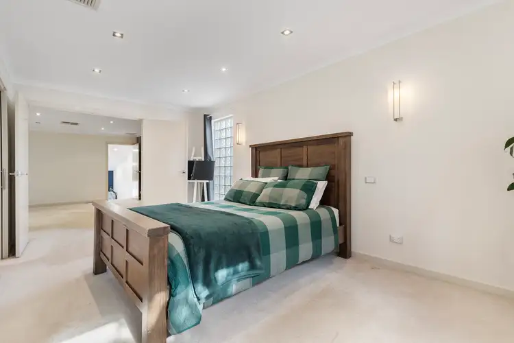 Fifth view of Homely house listing, 2 Kirsten Court, Mooroolbark VIC 3138