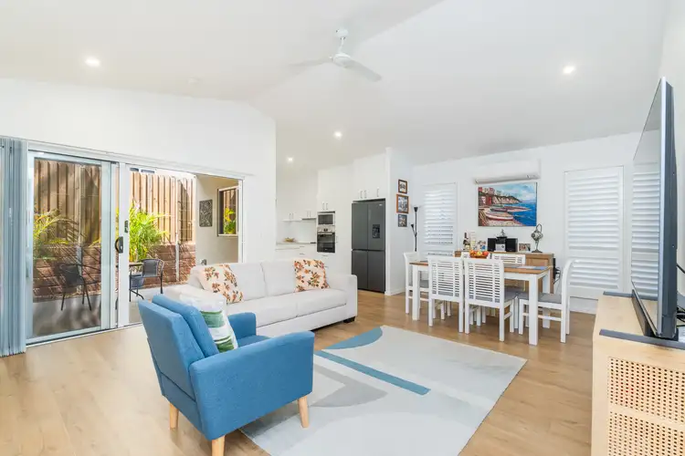 281/2-20 Island View Drive, Urangan QLD 4655