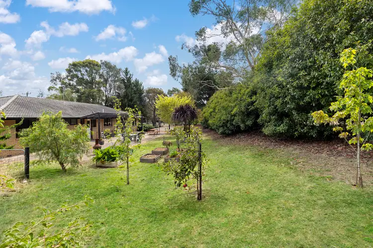 35 Clarks Road, Warrenheip VIC 3352