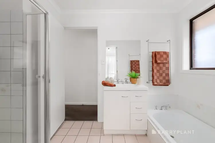 Sixth view of Homely house listing, 4 Westleigh Court, Mill Park VIC 3082