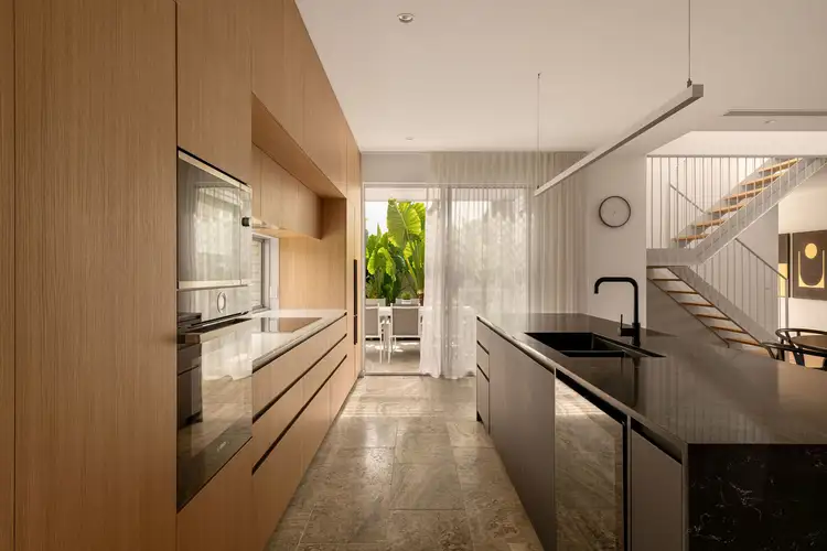 1 Golden Square, Hendra QLD 4011