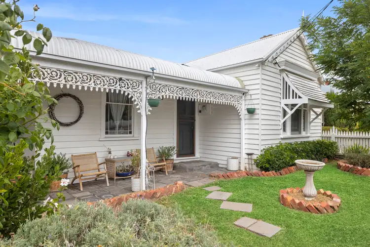 39 Service Street, Clunes VIC 3370