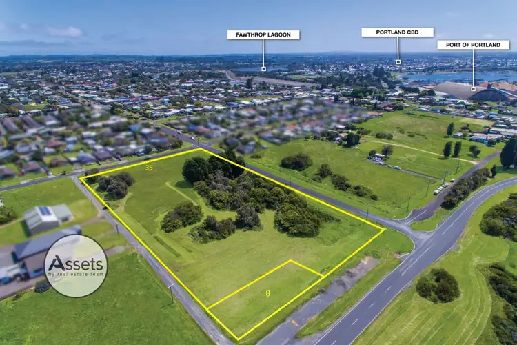35 Rossdell Court & 8 Island View Parade, Portland VIC 3305