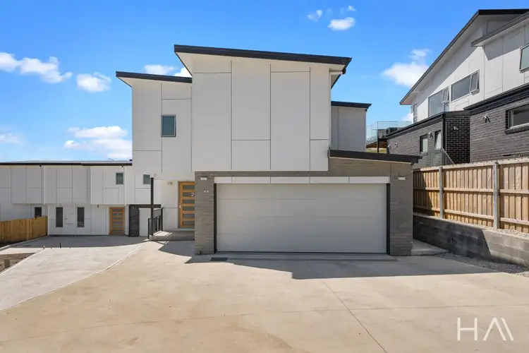1, 2 & 3/8 Cherrington Drive, Tranmere TAS 7018
