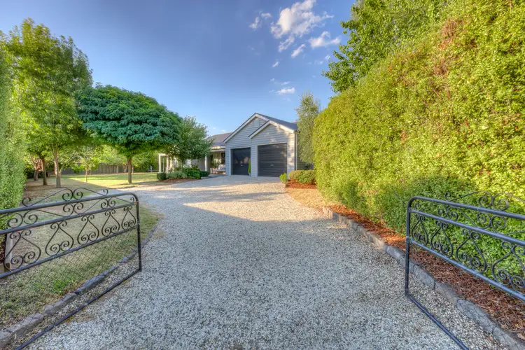 65 Station Street, Porepunkah VIC 3740