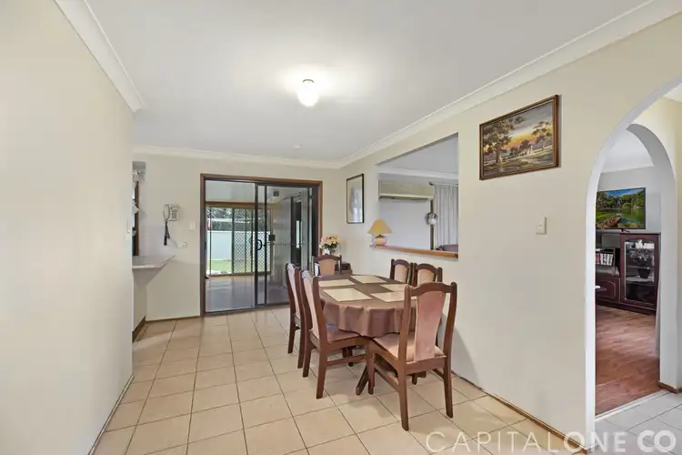 18 Gavin Way, Lake Haven NSW 2263
