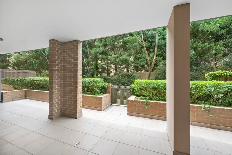 17/2-4 Purser Avenue