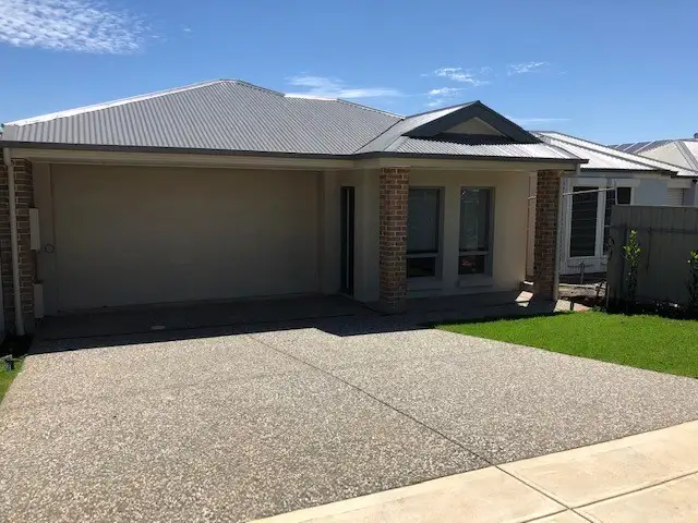7 A Macklin Street