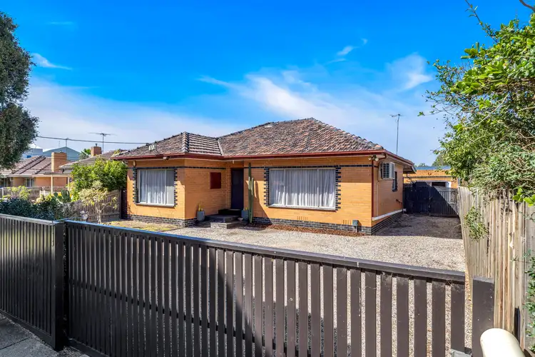 31 Rathcown Road, Reservoir VIC 3073