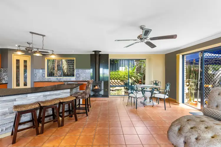 4 Ballah Crescent, Highland Park QLD 4211