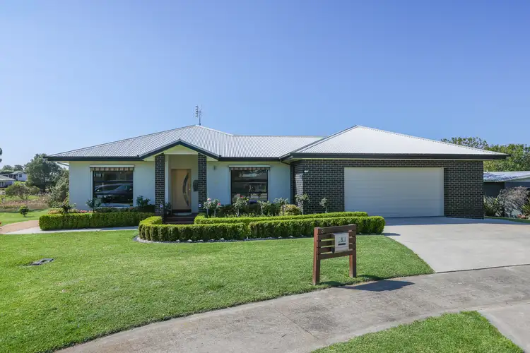 Main view of Homely house listing, 5 The Billabong, Eastwood VIC 3875