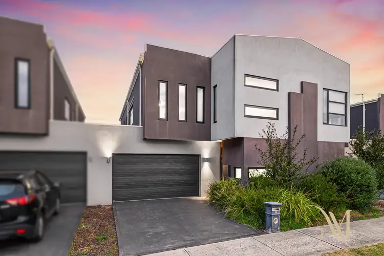 11 Maggie Street, Cranbourne East VIC 3977