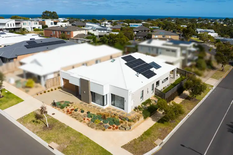 6 Poppy Grove, Torquay VIC 3228