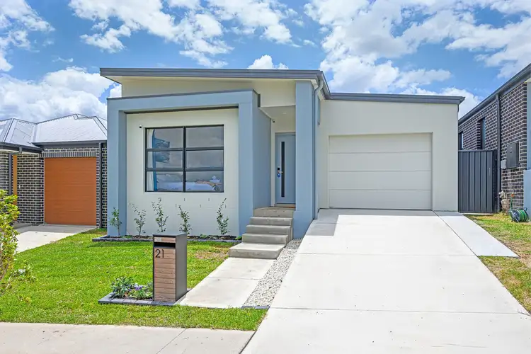 21 Myakka Way