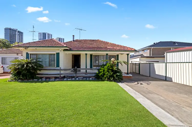90 Mcgowen Crescent, Liverpool NSW 2170